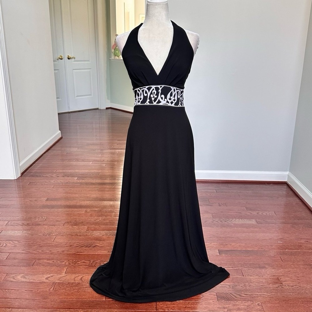 White House Black Market Black White Simple Elegant Sexy Halter Maxi Dress Large